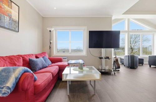 Tonsberg House | Urban comfort. 3BR. Stunning view.Free Parking