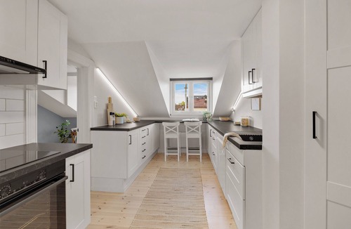 Grunerlokka Apartment | Urban Oasis in Trendy Grünerløkka - entire unit