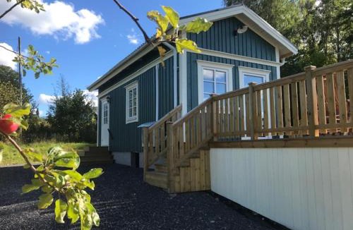 Urshult House | Välutrustad stuga med vacker sjöutsikt