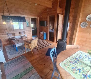 Sund Villa | Västanro - Avskild stuga på en ö med bastu