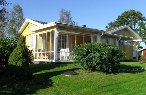 Torso House | Vacation home directly on Lake Vänern