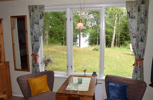 Bladekulla House | Vacation home on the lake with rowing boat!
