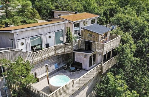 Lillhagen House | Vacation home with free breakfast