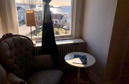 Stromstad Apartment | Vacker våning med havsutsikt i Strömstads centrum.