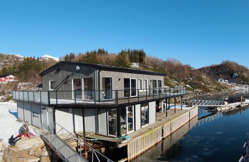 Vagan Apartment | Valen Brygge, Digermulen