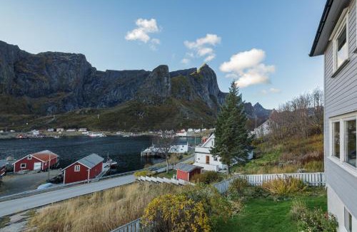 Moskenes House | Valen Retro Home, Reine