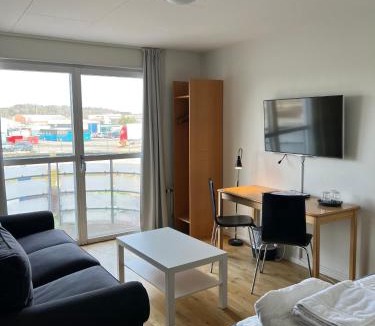 Vallda-Tingsberget Hostel | Vandrarhem Nattmössan
