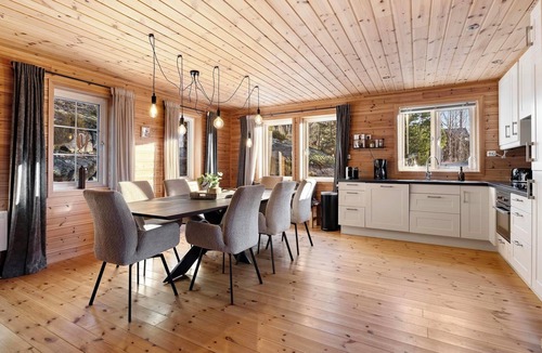 Vradal Ski Chalet | Verhøf Hytte 9p - Four Bedroom Chalet, Sleeps 9