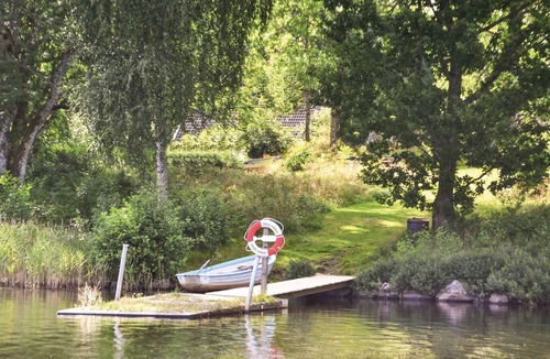 Fegen House | Very cozy cottage, surrounded by a meadow and forest and a sea view to the east and south bidder.