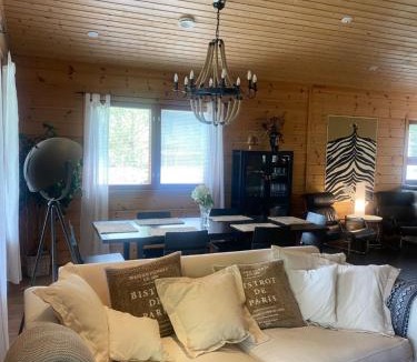 Nilsia House | Villa Aamurusko