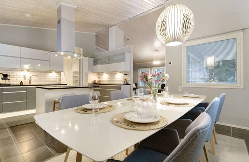 Rovaniemi House | Villa Arctic Glow, Private Sauna By Lapland Host