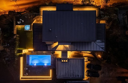 Tertnes Villa | "Villa Bergen" Pool, Jacuzzi, Sauna, Gym & Beach | 10 Min to Bergen