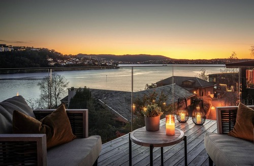 Tertnes Villa | "Villa Bergen" Pool, Jacuzzi, Sauna, Gym & Beach | 10 Min to Bergen