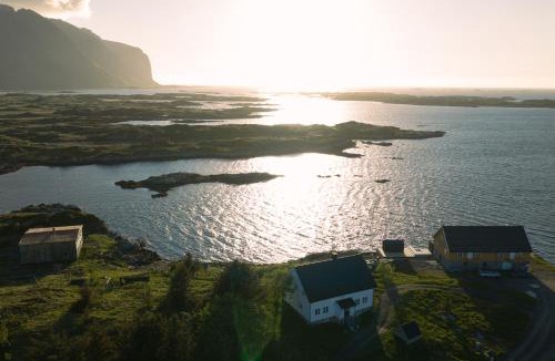 Bostad House | Villa Borgvåg - A unique Seafront Villa in the heart of Lofoten