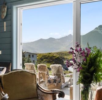 Bostad House | Villa Borgvåg - A unique Seafront Villa in the heart of Lofoten
