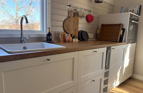 Alsterbro House | Villa Emma – Family-Friendly Holiday Home by the Lake in Småland