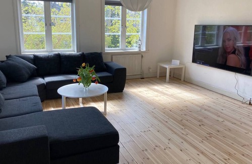 Saltsjo Boo House | Villa from the 1920s with a garden and nearby lake.