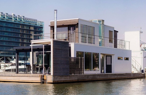 Lantinen District House | Villa helmi by Interhome