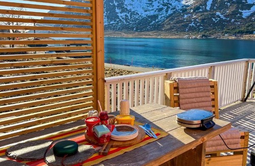 Flakstad Villa | Villa ihugas - A modern Family Home close to the sea