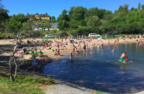 Nacka Municipality House | Villa in Stockholm by the sea not far from the archipelago with bathing area