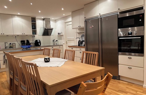Hornsberg House | Villa LakePlats: A spacious 4-bedroom house with astonishing views & free linens