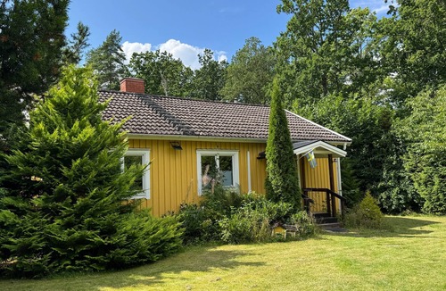 Alsterbro House | Villa Lotte - Holiday home in southern Sweden with sauna, boat & nature near the lake