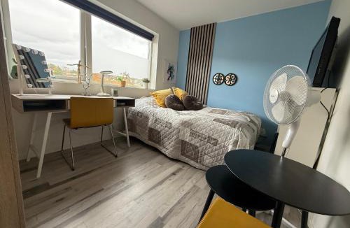 Tertnes Villa | Villa med 5 soverom, 4 bad og 3 kjøkken, 400 m fra lokal badestrand
