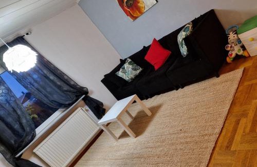 Marieberg Villa | Villa med egen parkering. Möjlighet att boka från 1 och upp till 5 personer.