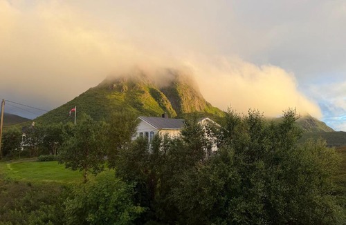 Stø Villa | Villa Stø, Aurora, Fjords, Hiking and Whale Safari