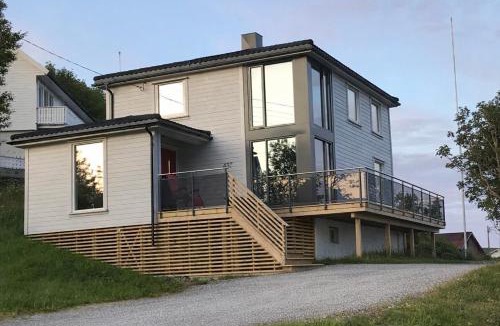 Moskenes Villa | Villa valen, Reine