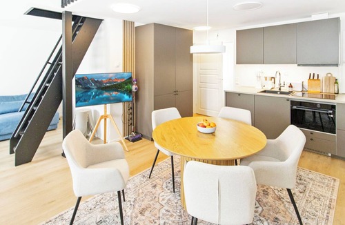 Royla House | Villa viktoria by Interhome