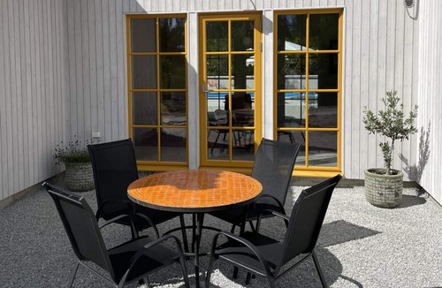 Slite House | Villa Vitviken Sleeps 2 With Pool