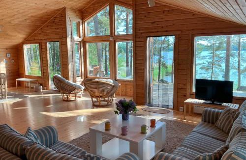 Luvia Villa | Villa Wellingholma - Private Waterfront & Sauna, West Coast of Finland