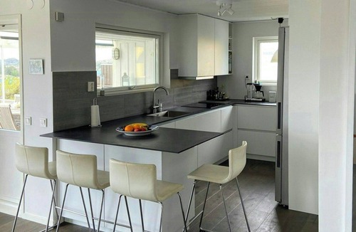 Fjallbacka House | Villa with lovely sea view in Fjällbacka