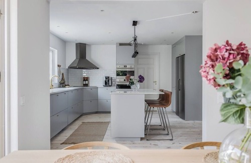 Danderyd Villa | Villa with Pool & Sauna - 5 min walk to the water