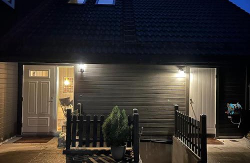 Os Apartment | VillaHagavik - studioleilighet til to, nær strand og Kysthospitalet i Hagavik