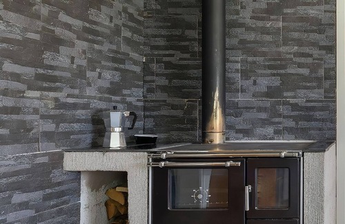 Vindeln House | Vindelstugan · Riverside Cottage on the Wild Vindel River