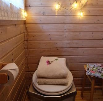 Valberg Apartment | Vintage Norwegian Cabin Hyttekos i Lofoten