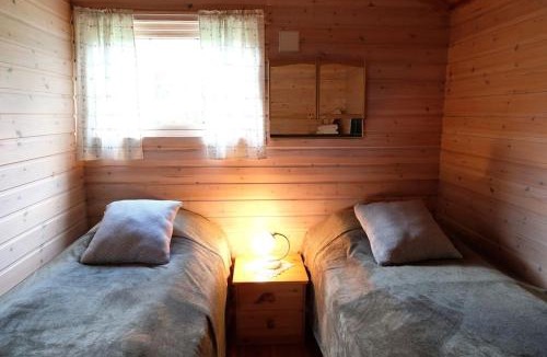 Valberg Apartment | Vintage Norwegian Cabin Hyttekos i Lofoten