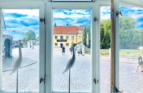 Innerstaden House | Visby - Exclusive stay with pool, ring wall in a historical courtyard & sea view