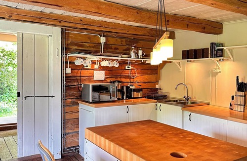 Hofors Cabin | Visthuset, historical cottage at Långnäs Manor