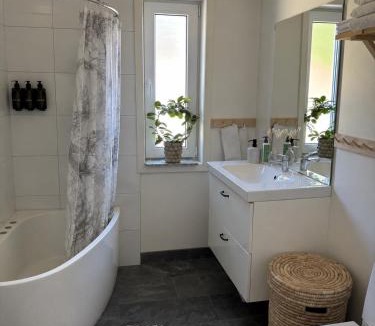Farjestaden Villa | Vita Huset Öland