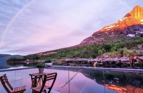 Kvaloya Villa | Volda Floating Home