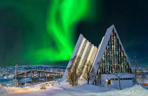Tromsdalen Apartment | WALO APARTMENTS TROMSDALEN - Close to cable car and Arctic Cathedral, 10 min by bus to city centre, Free parking