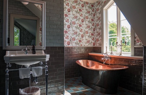 Klintehamn Hotel | Warfsholm