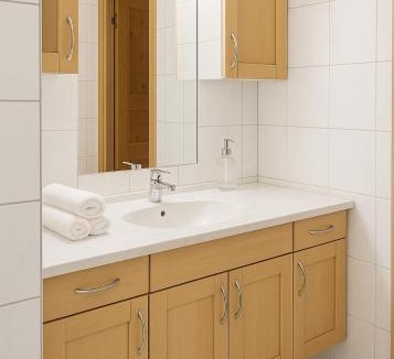 Tromso Apartment | Warm and cozy apartment in Tromsø, free parking and near both airport, nature and busses