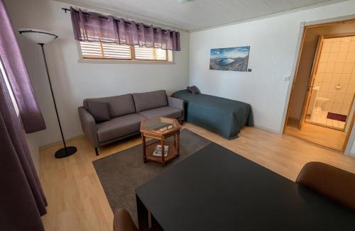 Tromso Apartment | Warm and cozy apartment in Tromsø, free parking and near both airport, nature and busses