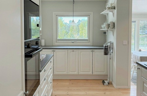 Tanum House | Waterfront cottage in forest and sea harmony