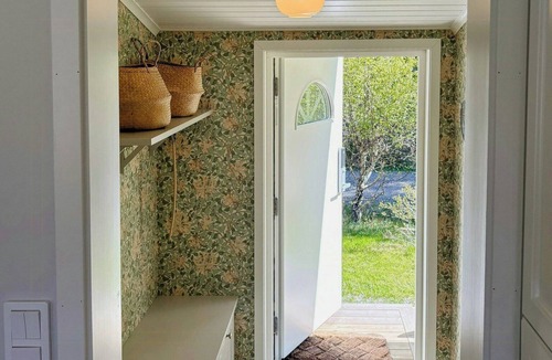 Tanum House | Waterfront cottage in forest and sea harmony