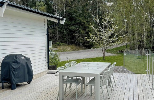 Tanum House | Waterfront cottage in forest and sea harmony